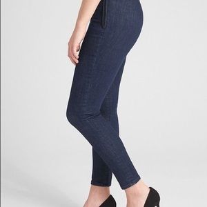 NWT Gap Sculpt Jeans, Size 29
